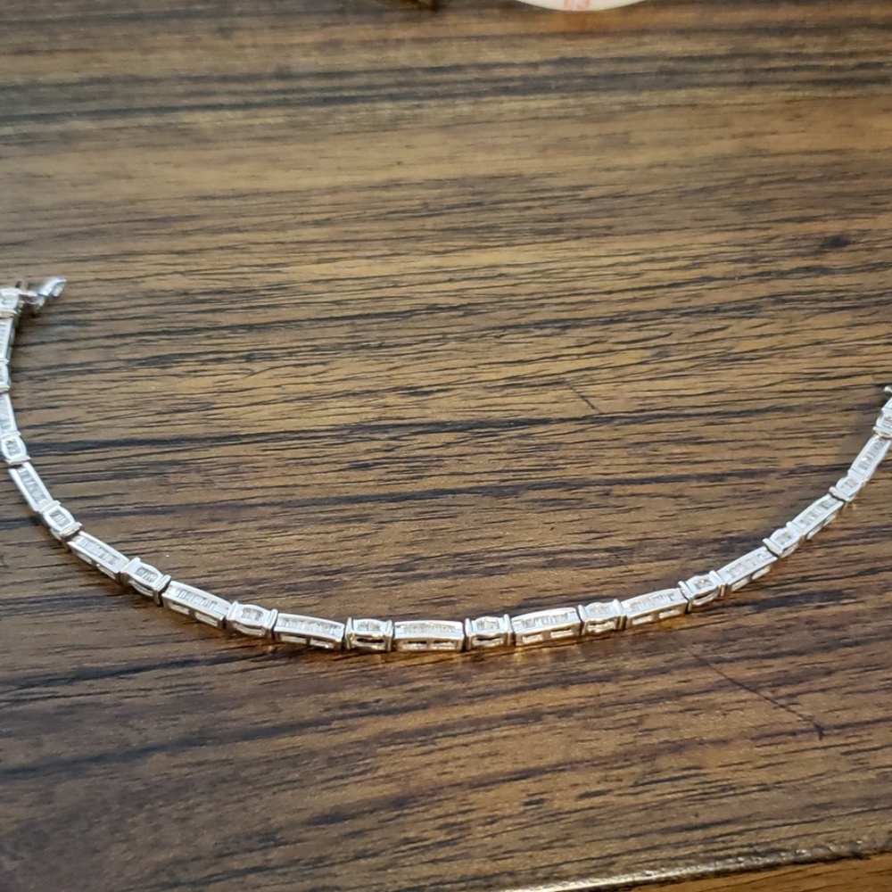 Womens 14k white gold, with 3/4kt diamonds